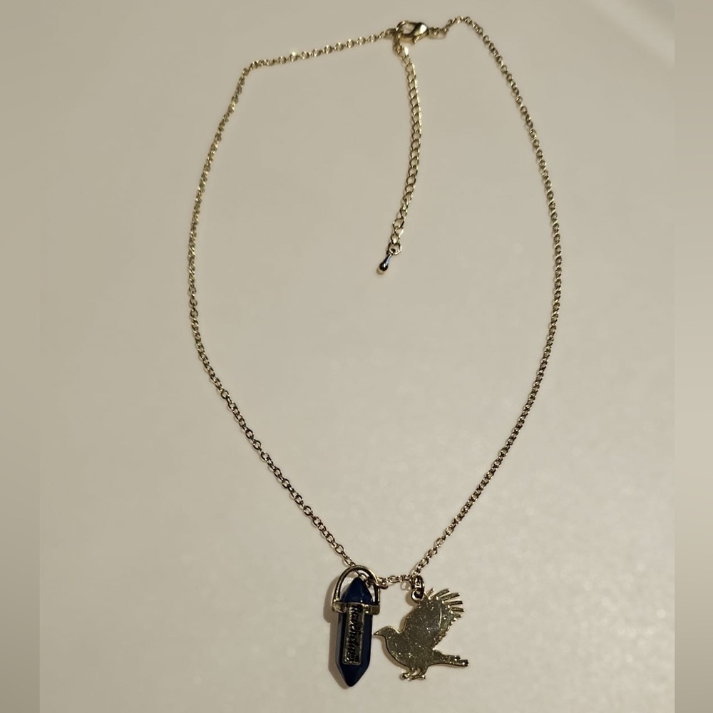 2/15$ Ravenclaw Harry Potter Gold and Blue Pendant Necklace 2/15$